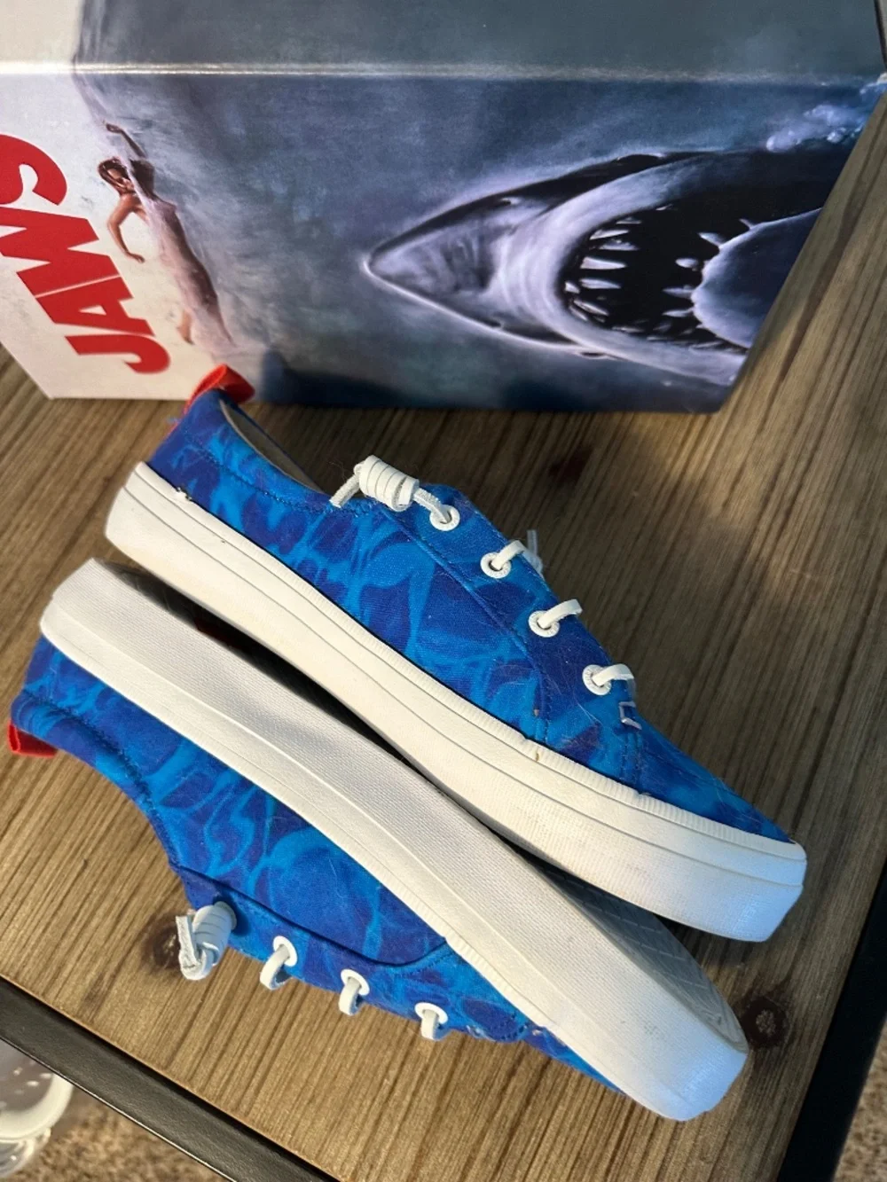 Like new with box - Sperry Crest Vibe Jaws canvas shoes, size 7.5